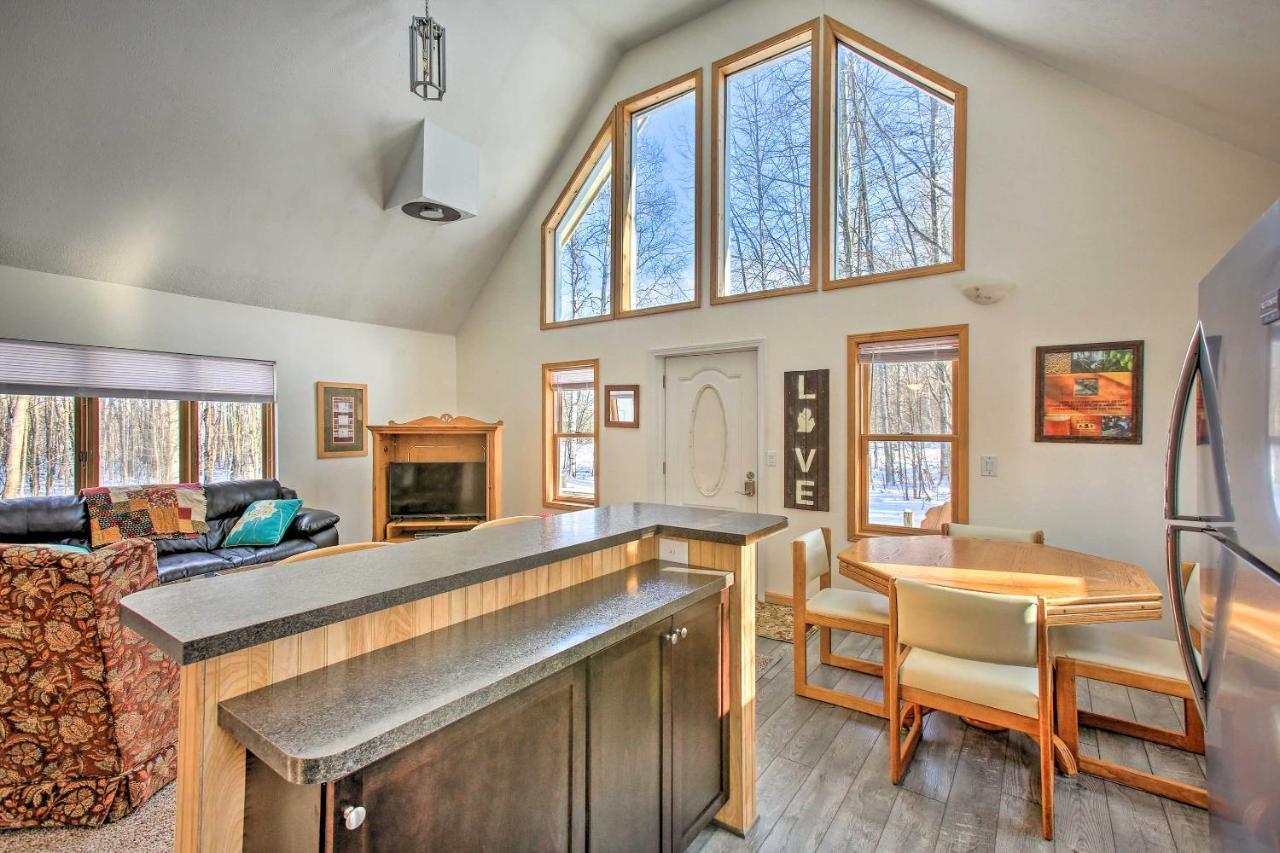 Lakes Of The North Home On Snowmobile And Atv Trail! Mancelona المظهر الخارجي الصورة